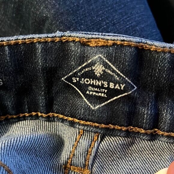 St. John's Bay Women's Straight Leg Jeans Dark Wash Denim Classic Casual - Picture 4 of 6